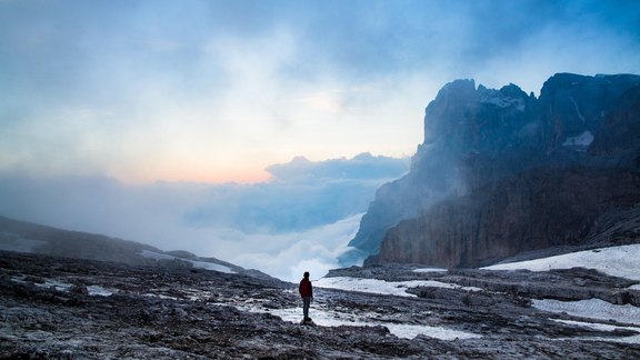 einsamer Wanderer - Foto: Baggio/unsplash